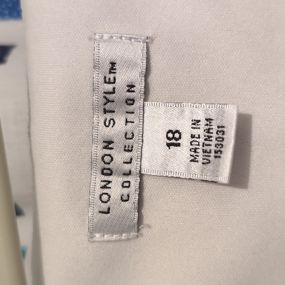 Fun abstract brush print sleeveless shift - Picture 2 of 4